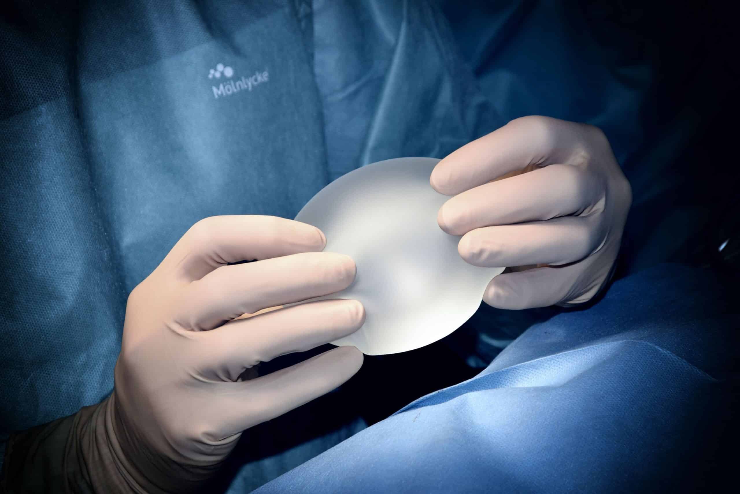 Silicone vs saline breast implants